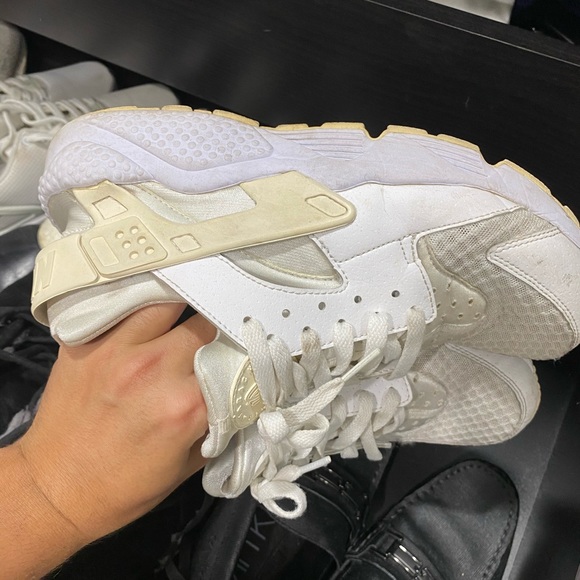 Nike Huaraches - Picture 3 of 5